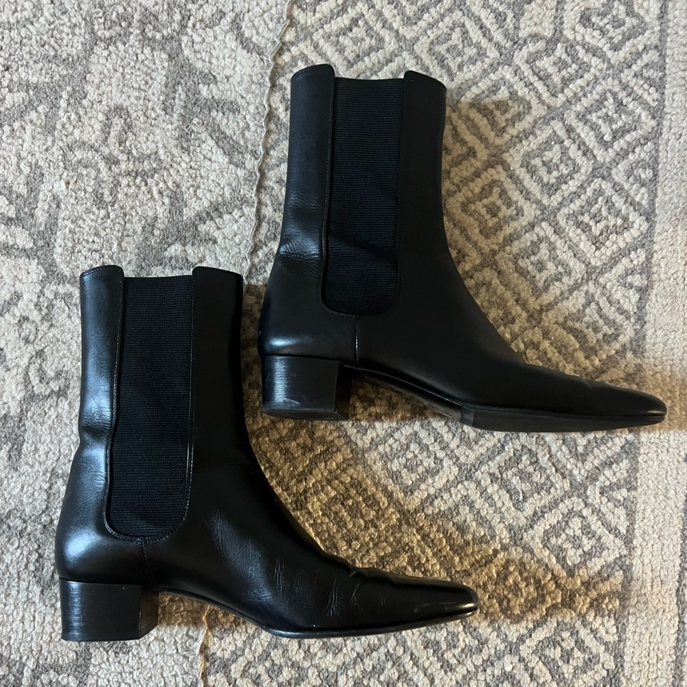 THE ROW black leather Chelsea boots size 39